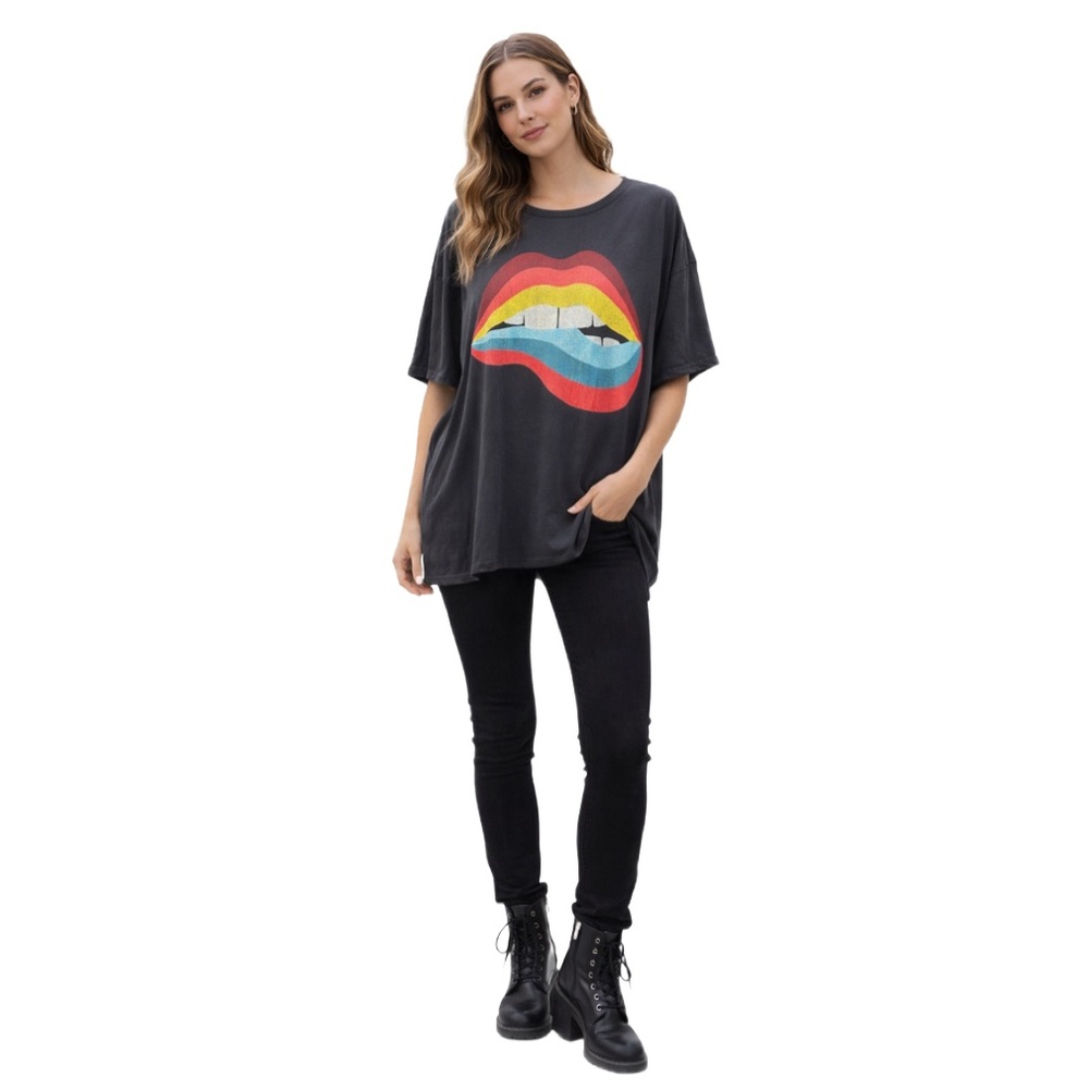 Blue Buttercup Rainbow Lips Graphic Oversized Tee, Super soft! Size small 👄